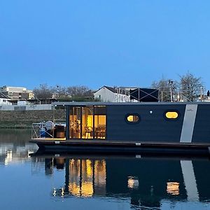 Hausboot Lore